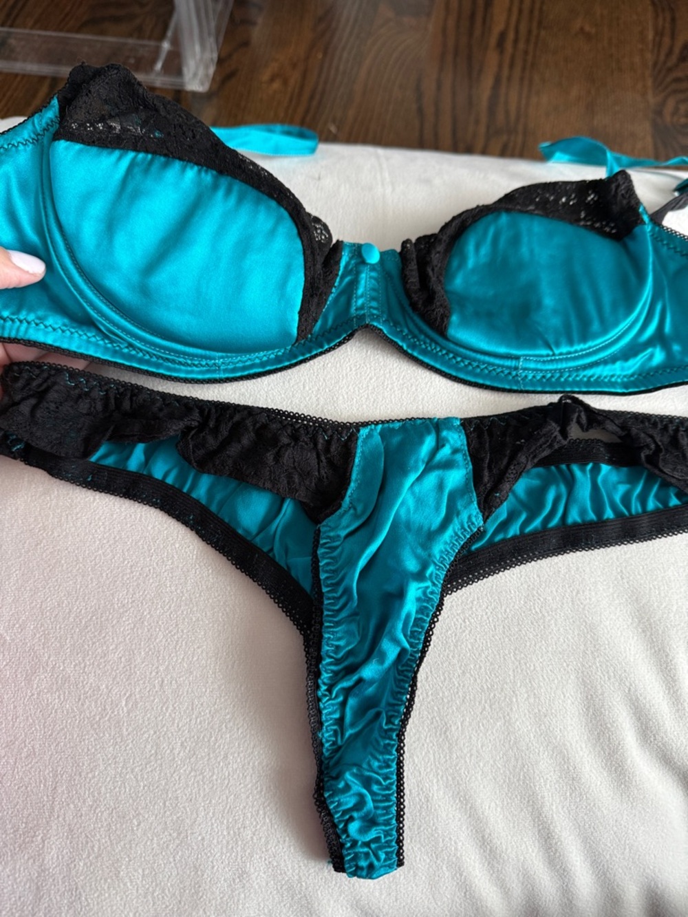 Sabbia Rosa bra and panty set sz 85